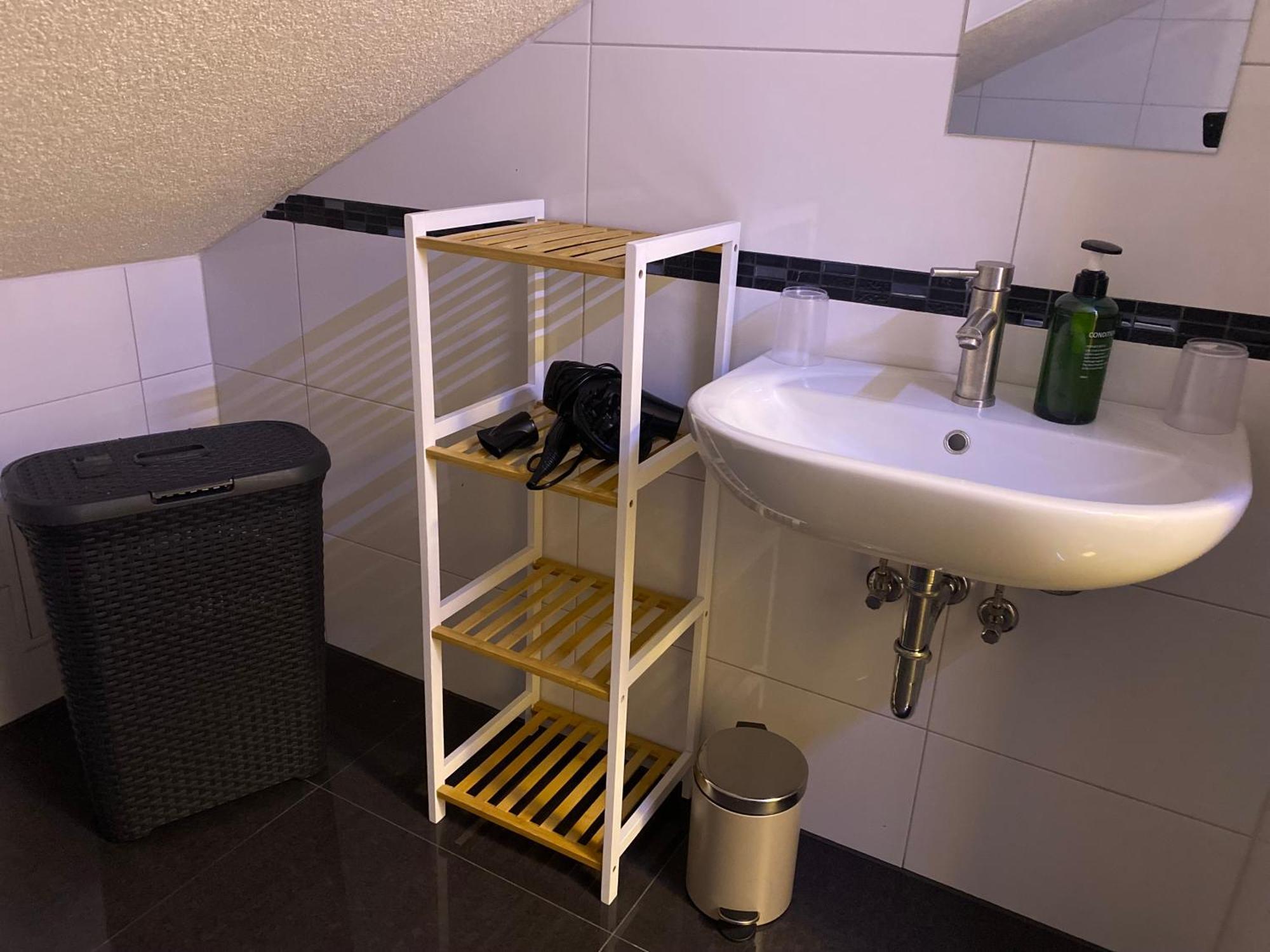 Deluxe Business Suite Mit Netflix Premium & Parkplatz, Zentral Zu Audi & Schwarz Gruppe With 2 Bedrooms Бад-Фридрихсхалль Экстерьер фото